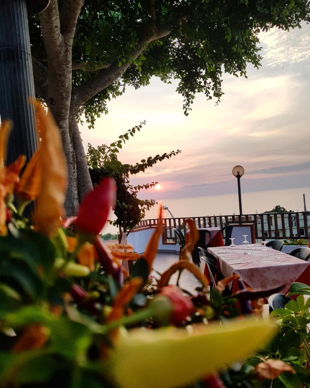 San Carlo - Terrazzo Sul Mare Con Ristorante E Pizzeria Bed and Breakfast Zambrone Buitenkant foto